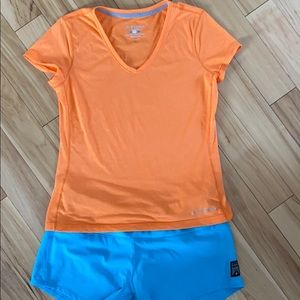 Brooks Running Women’s V-Neck Stealth Tee T-shirt